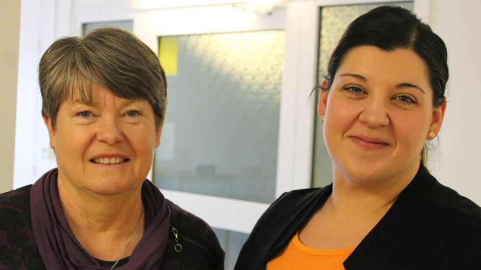Regionråden Yvonne Hagberg och Angelica Katsanidou, båda socialdemokrater, var med på ministerträffen. De tror att en form av lärlingssystem, som för överrigt redan finns inom vissa yrken i tandvården, kan vara en lösning på hur man ska få fler unga att intressera sig för vårdyrken.