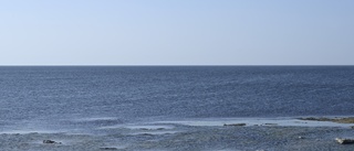 Metangas bubblar upp från Östersjöns djup