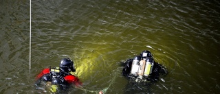 Stor räddningsinsats i Sammakkosjön – man föll från flotte