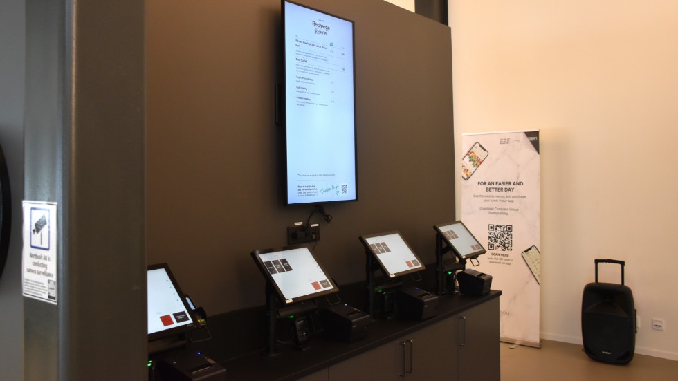 Recharge has several payment stations in order to manage the influx of customers.