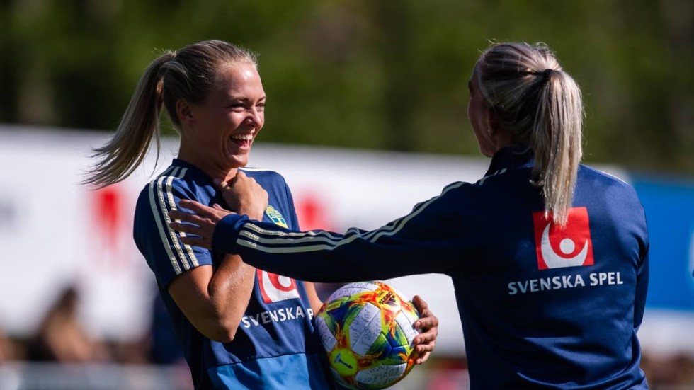 VM i Frankrike närmar sig och gissa om Magdalena Eriksson. LFC-profilen känner sig dock inte helt säker på en plats i backlinjen. ”Nej, det gör jag absolut inte”, säger hon.
