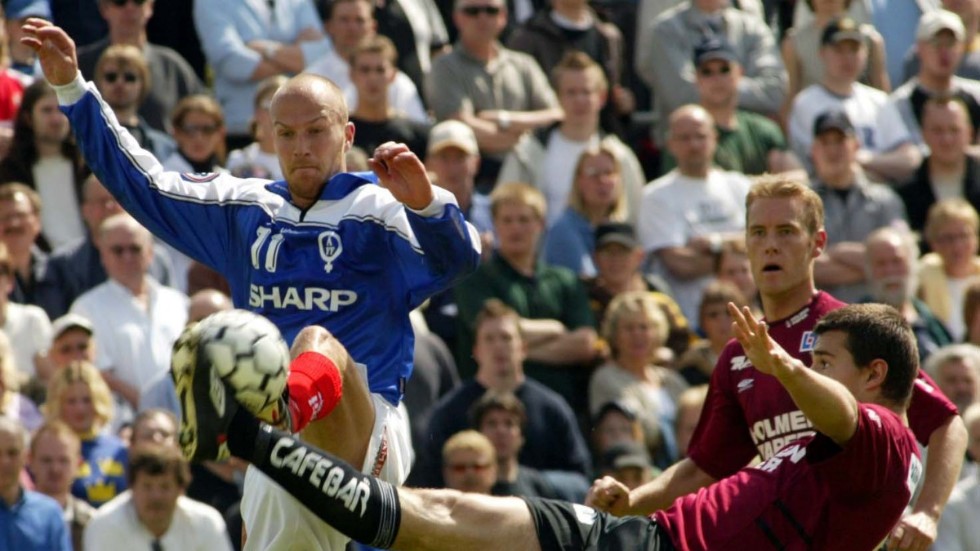 Henric Karlsson i en tuff duell mot gamla klubben IFK Norrköping.