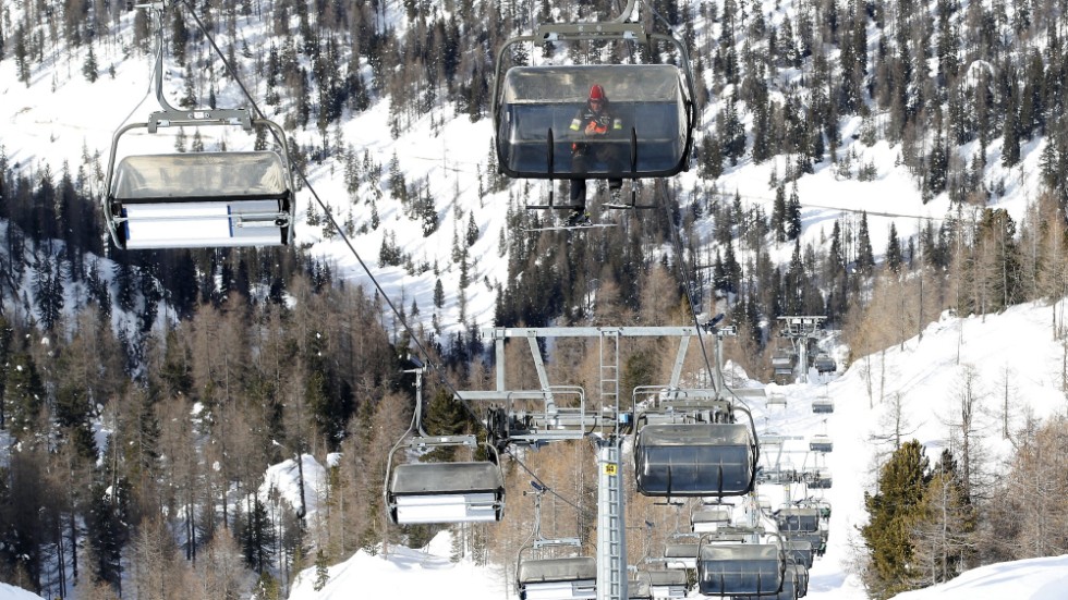 Bara ett fåtal liftar i Cortina d'Ampezzo har varit öppna hittills under vintern. Nu väntar dock alpina VM, med omkring 3|000 tillresta till den italienska skidorten. Arkivbild.