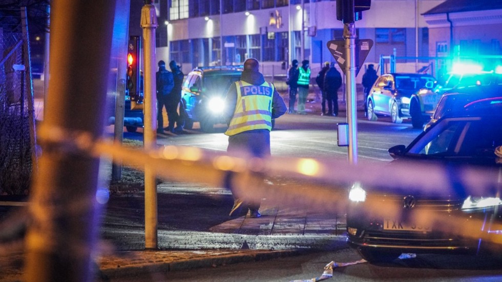 De enkla förklaringarna håller inte måttet när man synar det ökande dödliga våldet med skjutvapen i Sverige. 