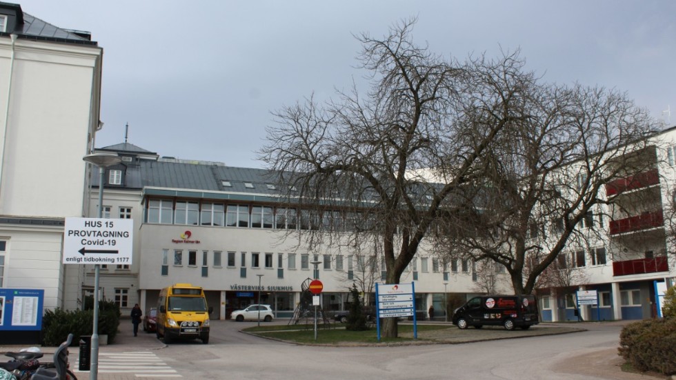 Ortopeden, avdelning 3 på Västerviks sjukhus, håller fortsatt stängt på grund av att medarbetare konstaterats smittade av covid-19.