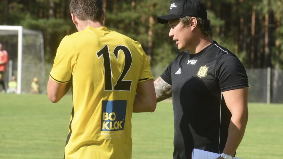 "Jag tycker inte att vi gör någon jättebra match överlag. Det positiva är att vi får in målet i slutet och får en poäng istället för noll", Gullringens tränare Daniel Ohlsson.