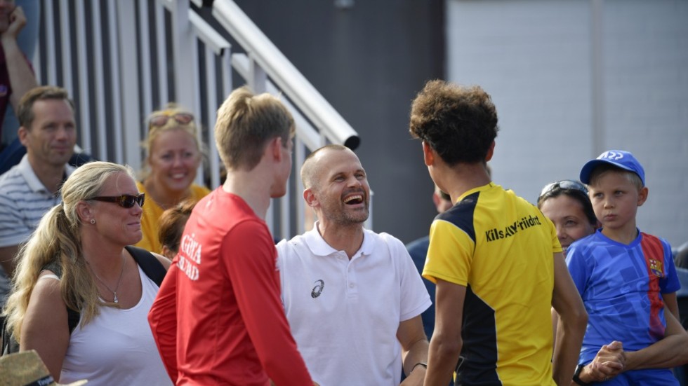 Stefan Holm försöker balansera rollerna som tränare och pappa åt Melwin Lycke Holm. Arkivbild.