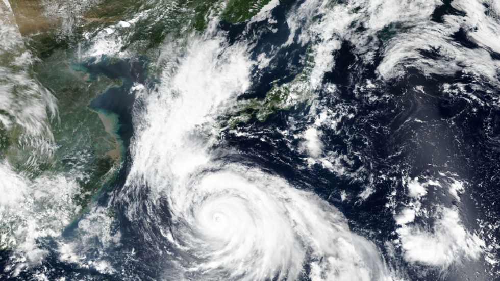 Satellitbild över tyfonen Haishen över Okinawa på lördagen.