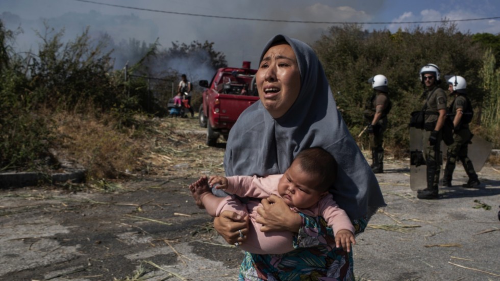 Efter branden står tusentals asylsökande utan hem.