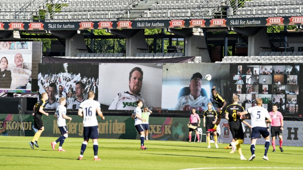 I första matchen efter omstarten hade AGF supportrarna med sig via storbildsskärmar. Mot FC Köpenhamn hade man drygt 7|000 på läktarna. De skötte sig enligt reglerna, anser polisen. Arkivbild.