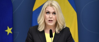 Arjeplogs kontroversiella vaccinbeslut väckte riksdebatt – nu ger socialminister Lena Hallengren (S) sitt stöd: ”Inte unikt”