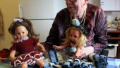94-åringen ger 50-åriga dockor nytt liv