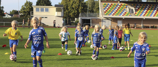 Aldrig tidigare har så många tjejer spelat fotboll i DFK: "Hur kul som helst"