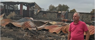 Mantorpsbonden såg gården i Sörmland gå under i branden: "Var sextio meter höga lågor"