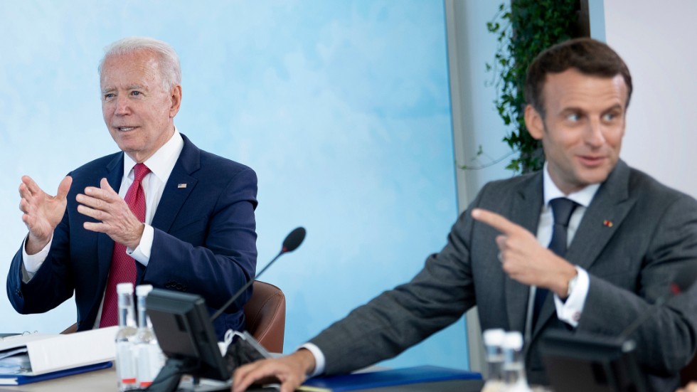 USA:s president Joe Biden tillsammans med Frankrikes president Emmanuel Macron vid G7-mötet i brittiska Cornwall.