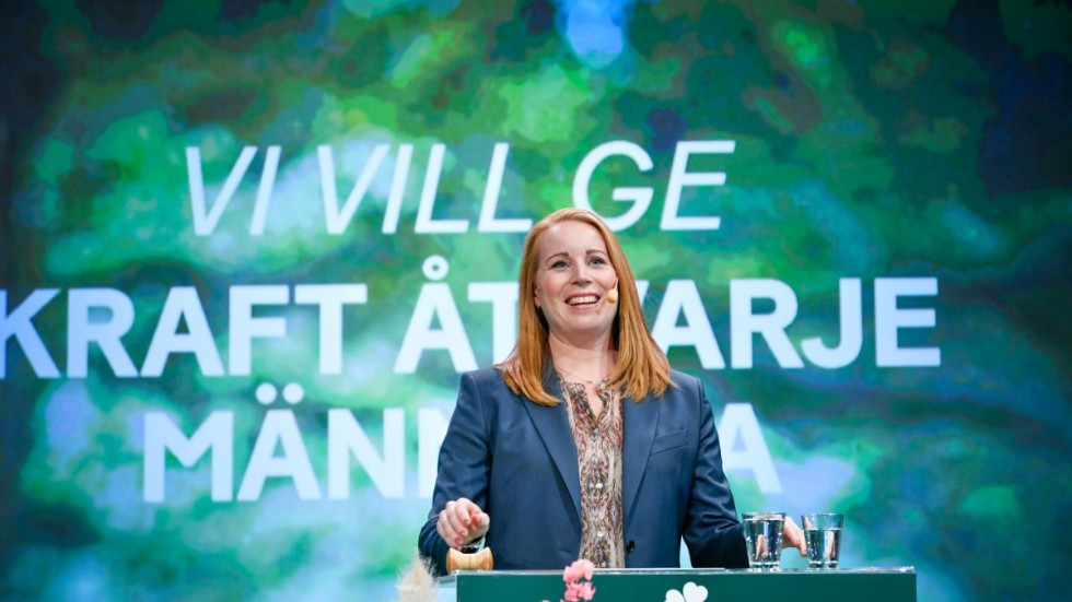 Centerpartiets Annie Lööf vid inledningen av partiets stämma under torsdagen.