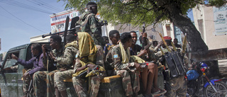 Oroliga somalier flyr Mogadishu