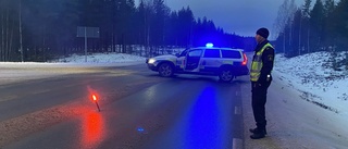 Trafikolycka i Bjurträsk • Malmbil blockerar vägbanan • Vägen avstängd 