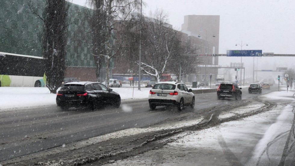 Skribenten funderar kring långbänken runt E4-dragningen förbi Skellefteå centrum.