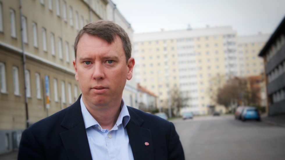 Olle Vikmång (S) är kommunstyrelsens ordförande i Norrköping och således en av dem som debattören anser ska "våga ta över" frågan om hemtjänsten på Vikbolandet.