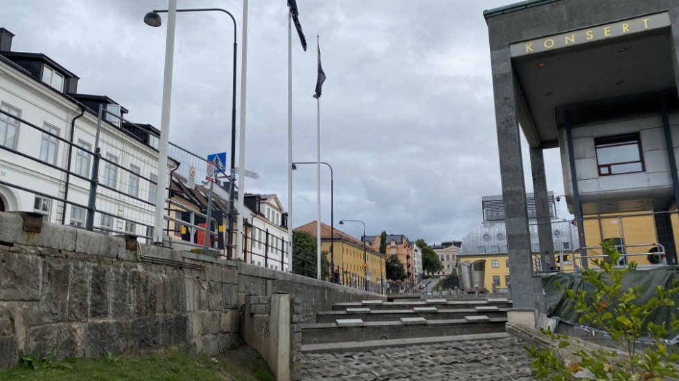 Arbetet med bron beräknas, enligt Christian Dahlskog enhetschef Gata och trafik, vara klart i mitten av augusti.