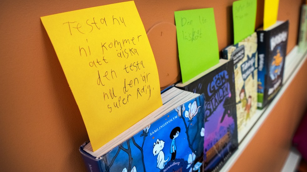 På Enbacksskolan i Tensta finns ett bemannat skolbibliotek där också eleverna kan tipsa varandra. Arkivbild.