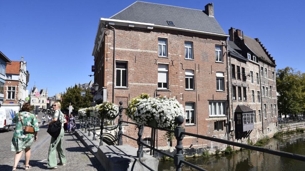 Belgiska Mechelen har en stor medeltida stadskärna, som den lilla floden Dyle rinner igenom.