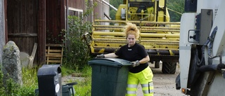 Evelinas smutsiga jobb: Tömmer flera ton sopor om dagen