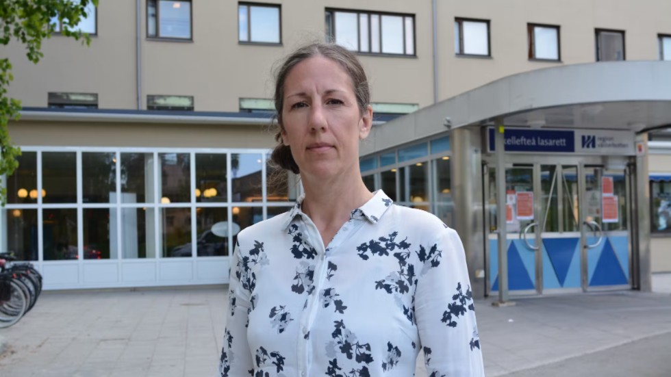 – "En stor del av de samstämmiga problemen handlar om en känsla av maktlöshet och brist på kontakt och lyhördhet från ledningen", skriver Emma Lindqvist (MP), regionråd och toppkandidat i regionvalet.