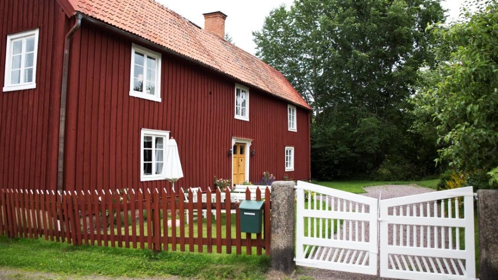 Kisa Värgård (Värgården) byggdes runt år 1700. Huset bedöms som en ”mycket välbevarad byggnad” och är belagd med rivningsförbud.
