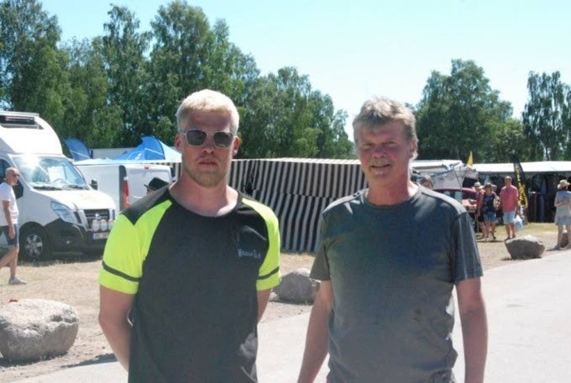 Samuel Pettersson och Håkan Pettersson trivdes i folkvimlet och uppskattar att runt 3 000 personer besökte marknaden.