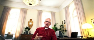 Biskopen ber om ursäkt till sexofredad
