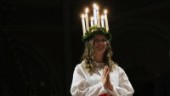 Lucia med tärnor spred ljus i mörkret