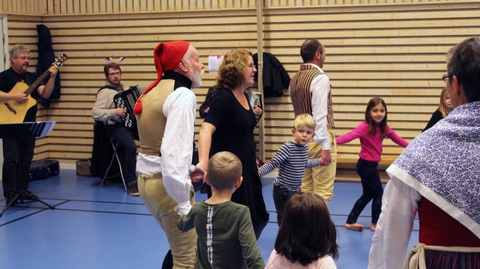 På bilden ses bland andra från vänster Lennart Larsson, Ulf Fors, Ulf Andersson och förskollärare Maria Jakobsson.