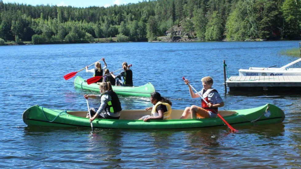 Nästa vecka startar "Sommarkul på Ryvenäs" igen   - Bild från ett tidigare kanotrace vid Ryvenäs