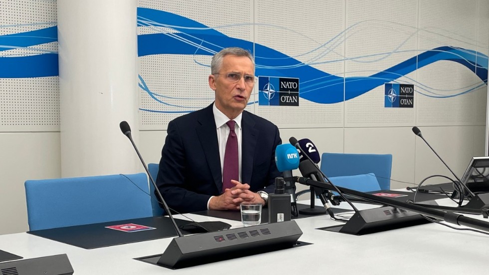 Natos generalsekreterare Jens Stoltenberg på pressträff med nordiska journalister i Bryssel.