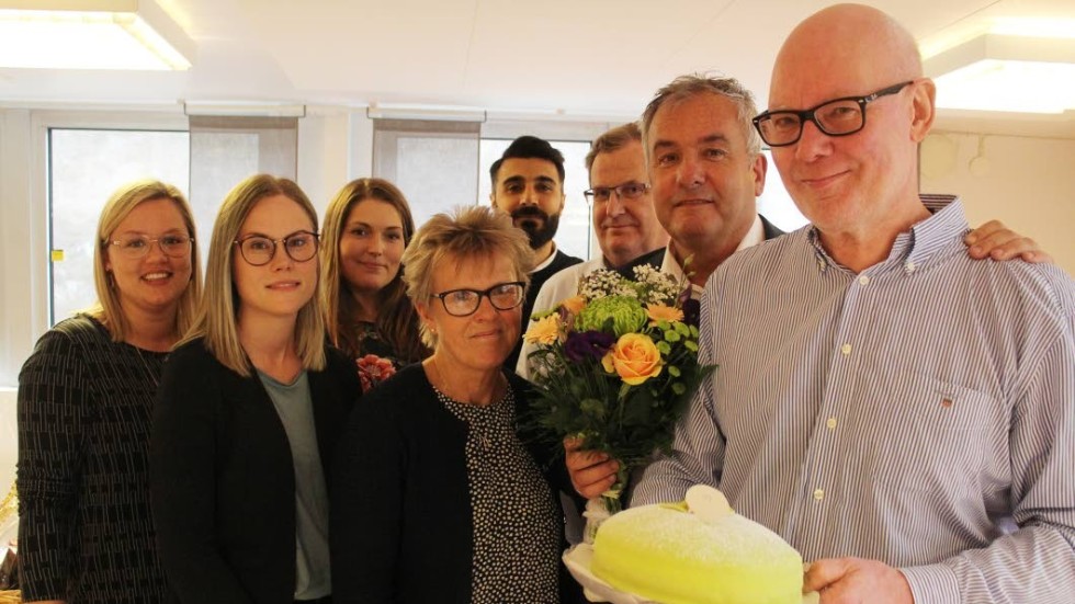 Helena Gustafsson, Maria Springfeldt, Kajsa Pleijert, Helene Stenqvist, Zana Eliassi, Per Gröön och Ulf Månsson tackade av sin kollega Peter Lindström, som slutar efter 40 år på Swedbank.