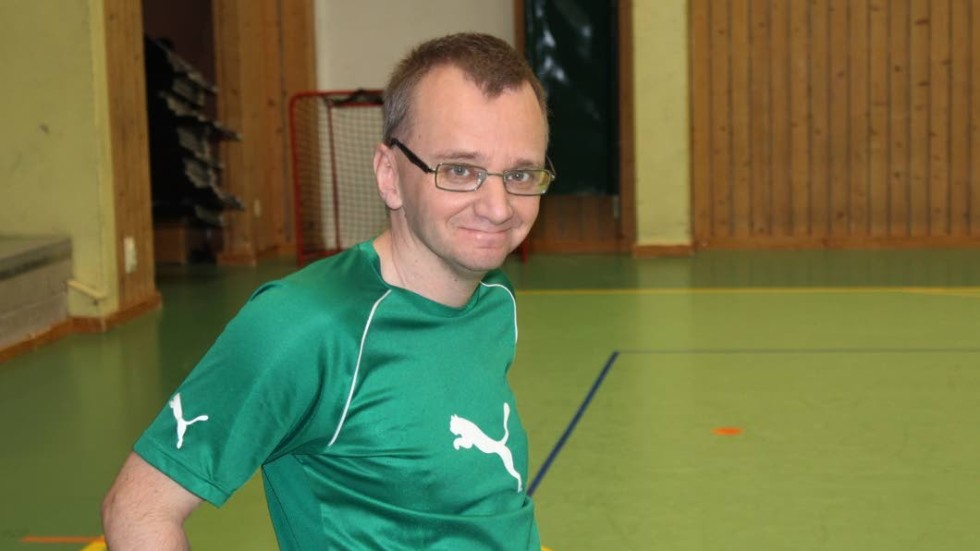 Initiativtagare Stefan Karlsson har tidigare tävlat för Kalmar i rullstolsinnebandy. Han berättar att det var lagdelen som lockade honom till sporten.