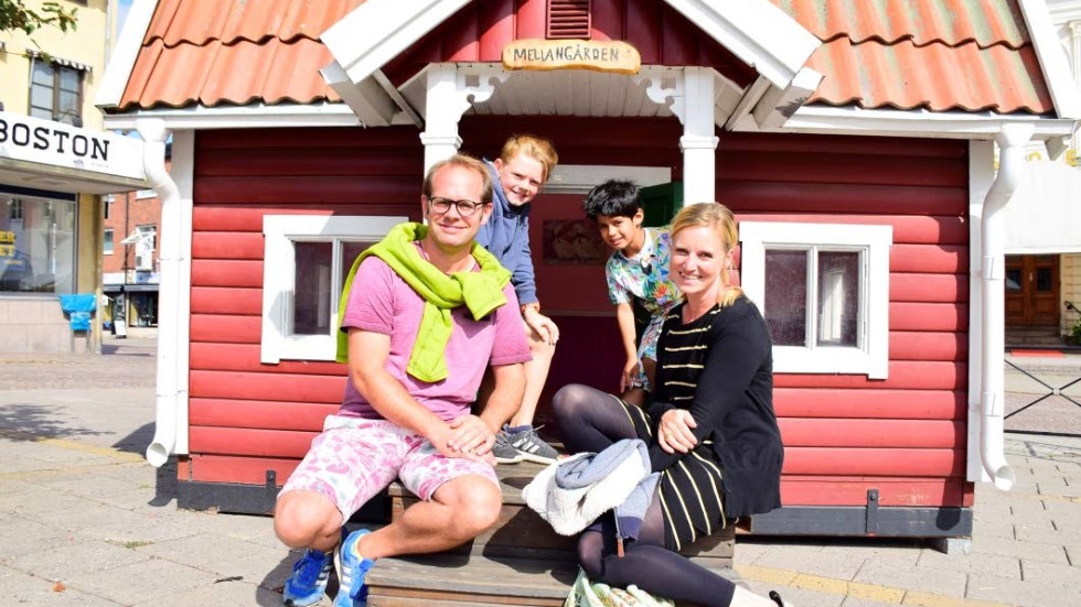 Caroline, Johannes, Frido och Momo Balbach, Tyskland: " Att vara här i lugnet i Småland, det känns som att ha rest tillbaka till förra seklet. " "Att se till att ha lugna stunder så att man kan återhämta sig"