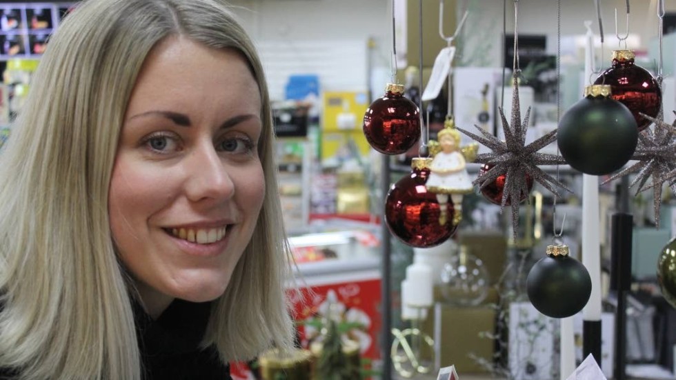 Martina Alexandersson berättar att söndagens julskyltning i Hultsfred blir mer som en marknad.