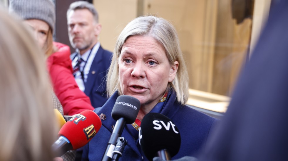 Statsminister Magdalena Andersson (S) vill stärka totalförsvaret.