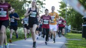Tusentals löpare inviger nya bron i Linköping