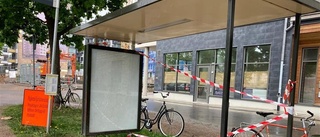 67 busskurer i Uppsala utan väderskydd på obestämd tid • Expolitikern: "Skandal"