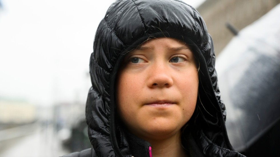 Greta Thunberg anser att klimatkrisen ignoreras av beslutsfattare.