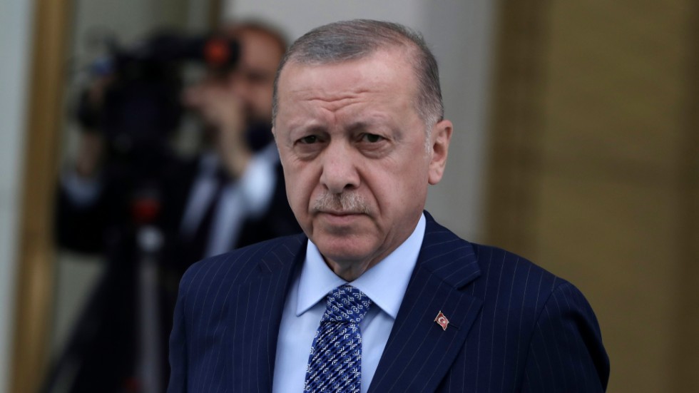 Turkiets president Recep Tayyip Erdogan sätter hårt mot hårt när Sverige och Finland vill gå med i Nato.