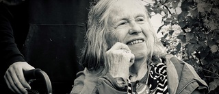 Tineke Adolphus (1945-2024)    