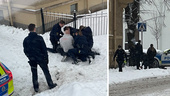Polisingripande i centrala Linköping – här brottas mannen ner 