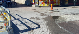 Nytt slukhål avspärrat – mitt i Strängnäs centrum