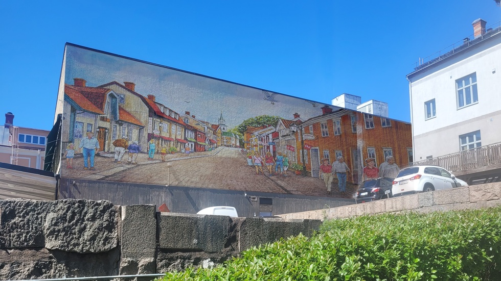  I ett mejl till Vimmerby Tidning bifogar Mikael Sandström en bild på hur muralmålningen exempelvis skulle kunna se ut. Motivet visar en miljö inspirerad av Storgatan.