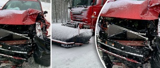 Farlig omkörning i snöovädret – frontalkrockade med plogbil